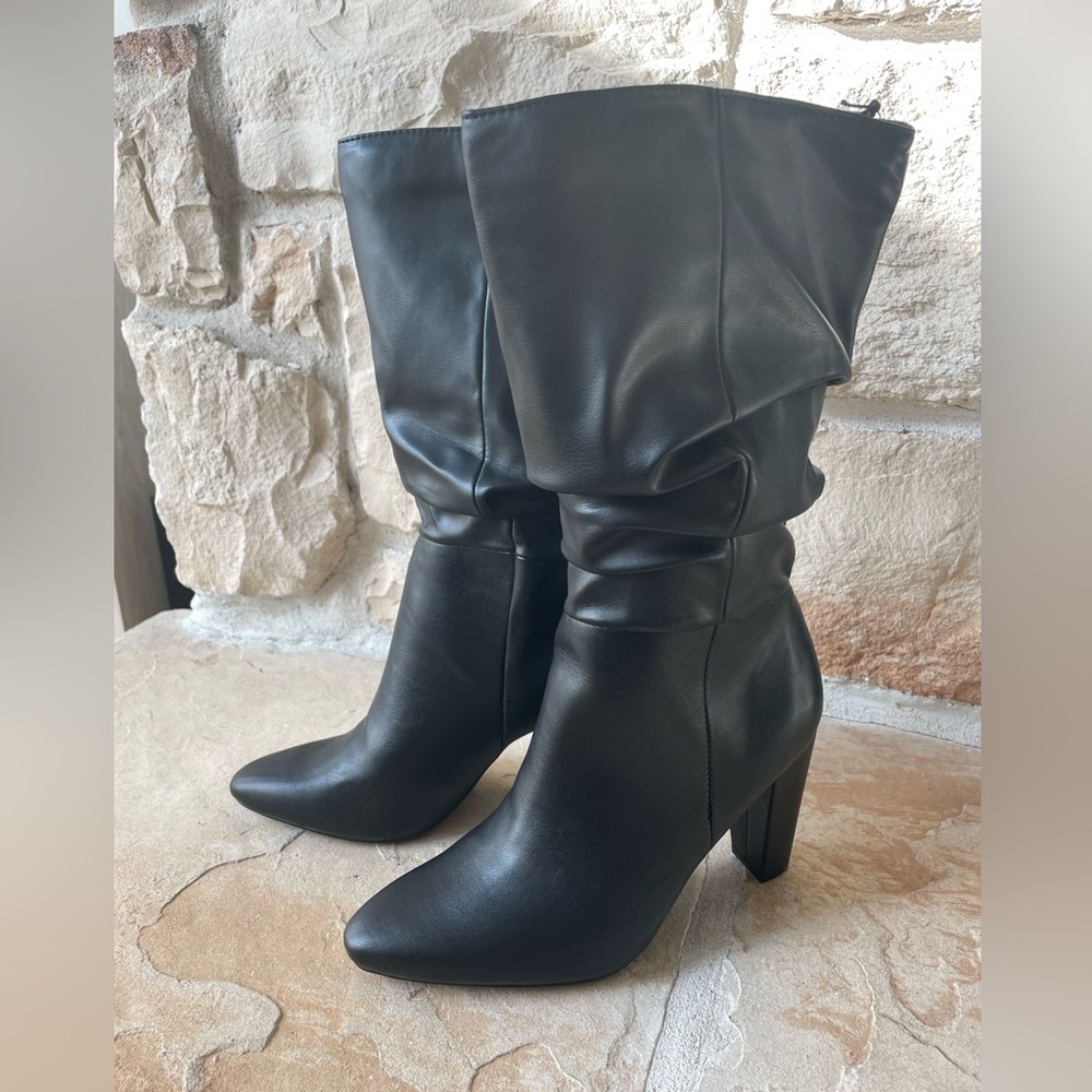 Banana Republic heeled boots NWT